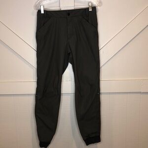 Lululemon Men 30 Black Jogger Pant Belt Loops Button Zip Fly Ribbed Cuffed Ankle